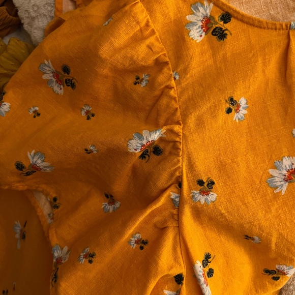 Loft Gold-Orange Top Floral 55% Linen Blend Buttons down Back Flutter Sleeves M - Picture 5 of 8